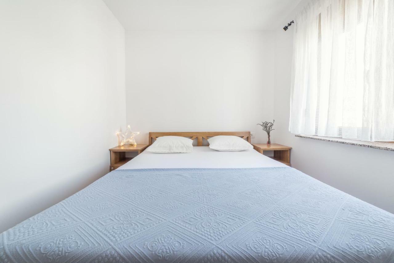 Iva Apartmani Vodice Exterior photo