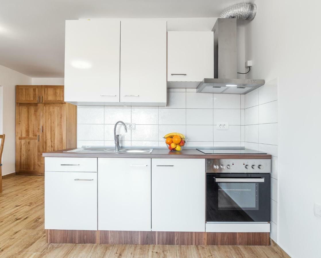Iva Apartmani Vodice Exterior photo