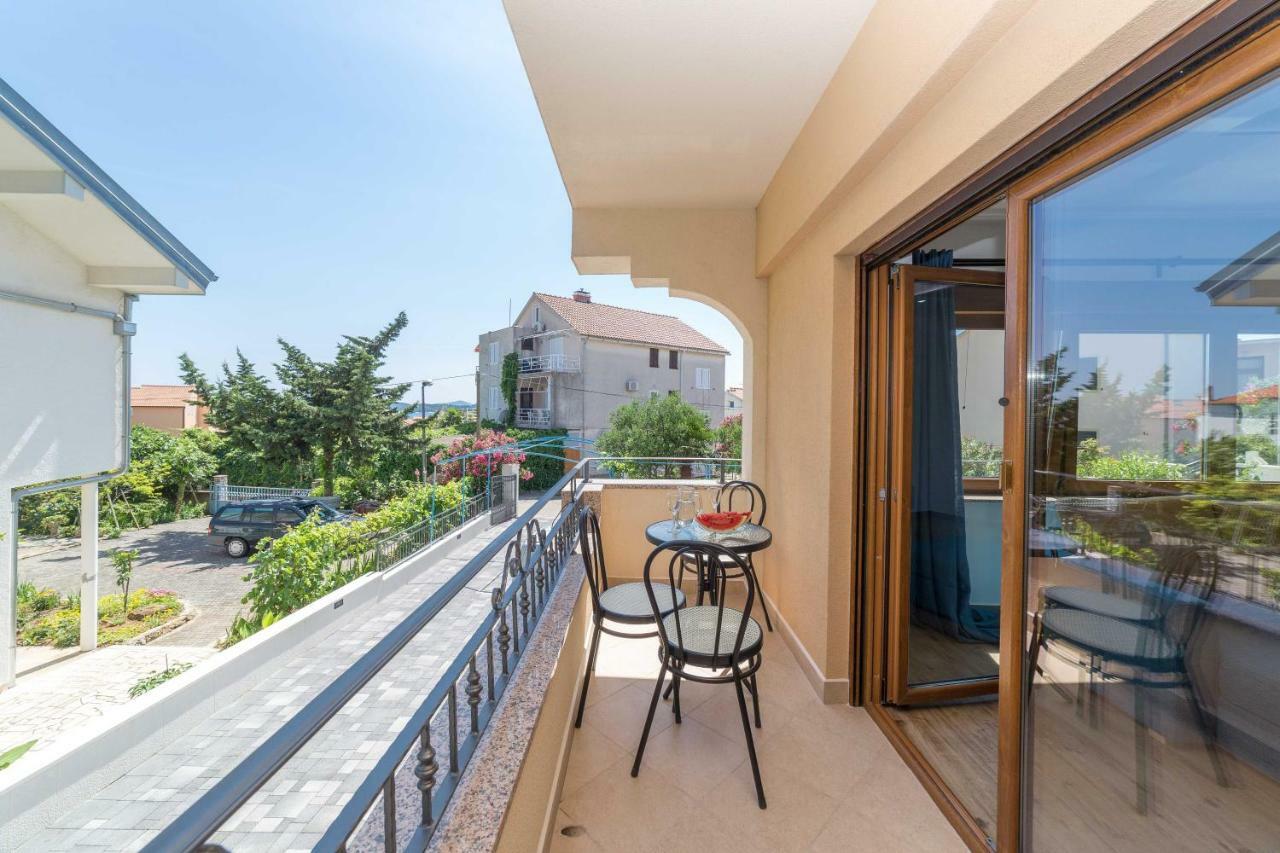 Iva Apartmani Vodice Exterior photo