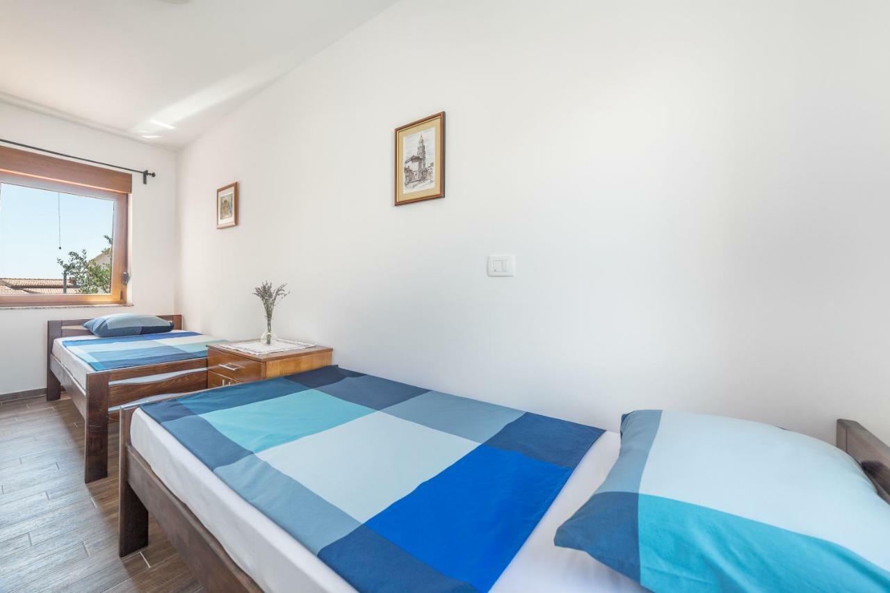 Iva Apartmani Vodice Exterior photo